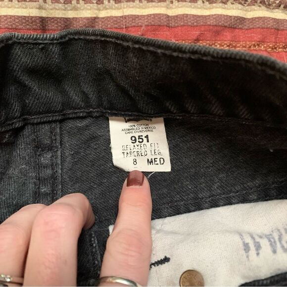 Vintage orange tab Levi’s Black Distressed Denim Shorts size 27 - Picture 2 of 6